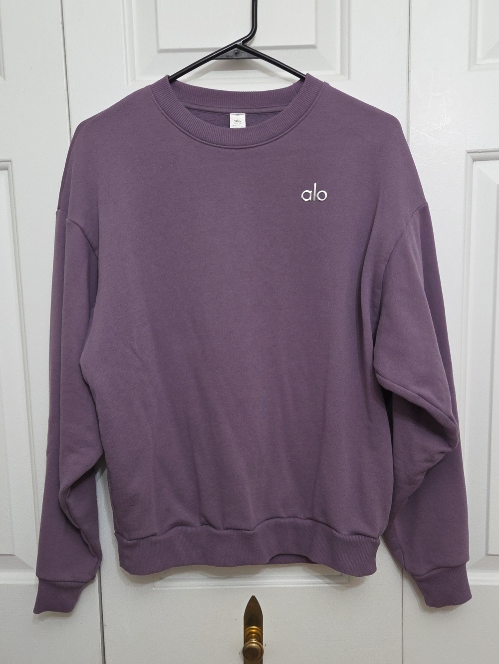 Alo Yoga Accolade Crew Neck Pullover Sweatshirt Plum Kiss/ Small